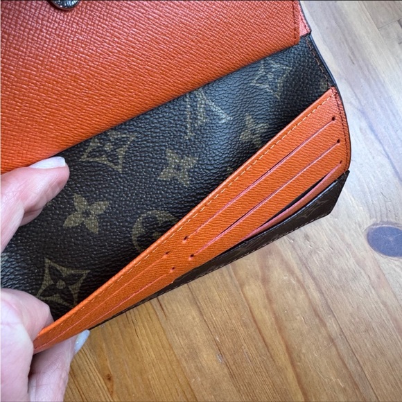 Brown wallet - Picture 8 of 9